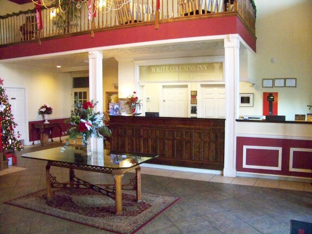 White Columns Inn トムソン エクステリア 写真